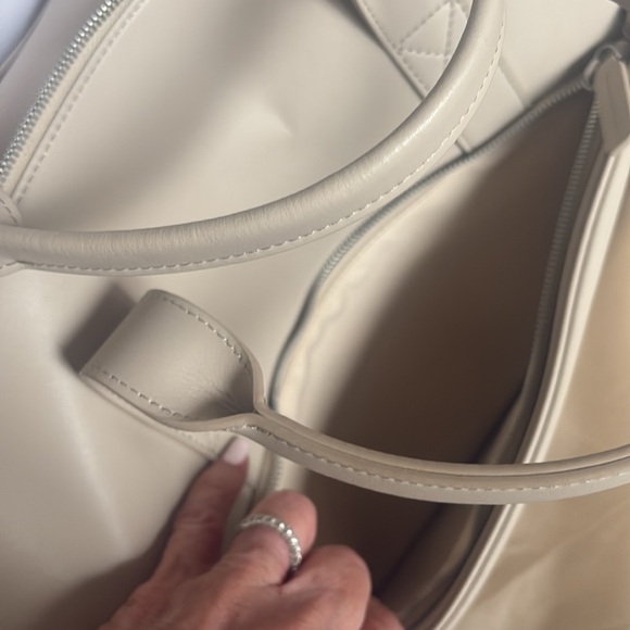 MONOS Metro Duffel Ivory - Picture 7 of 16